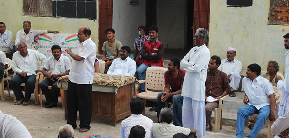 A Grama Sabha in progress in Vidarbha in Maharshtra
